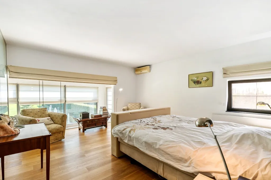 Chambres - Villa Luxueuse avec Piscine à Bilzen
