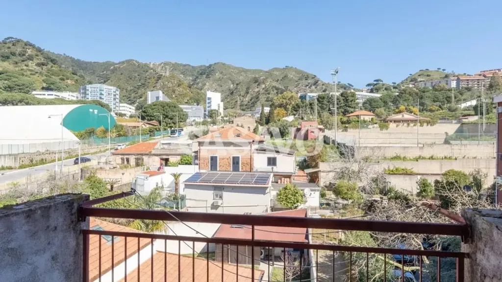 Balcon - Apartment with Balcony in Messina