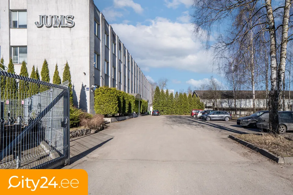 Välivaade - Three-Storey Industrial Building with Large Plot in Riga