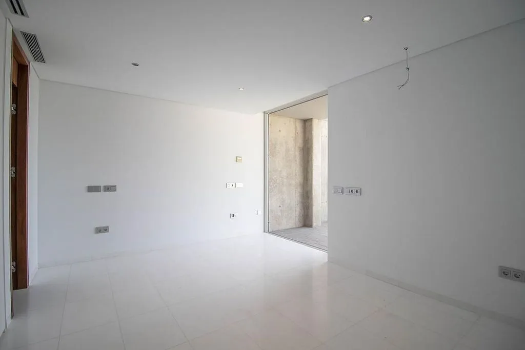 Pièces - Contemporary Townhouse with Pool in Ifara