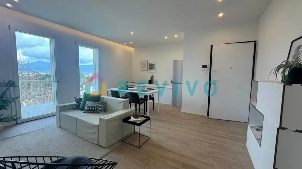 Living Room - New Triplex with Private Parking in Florence