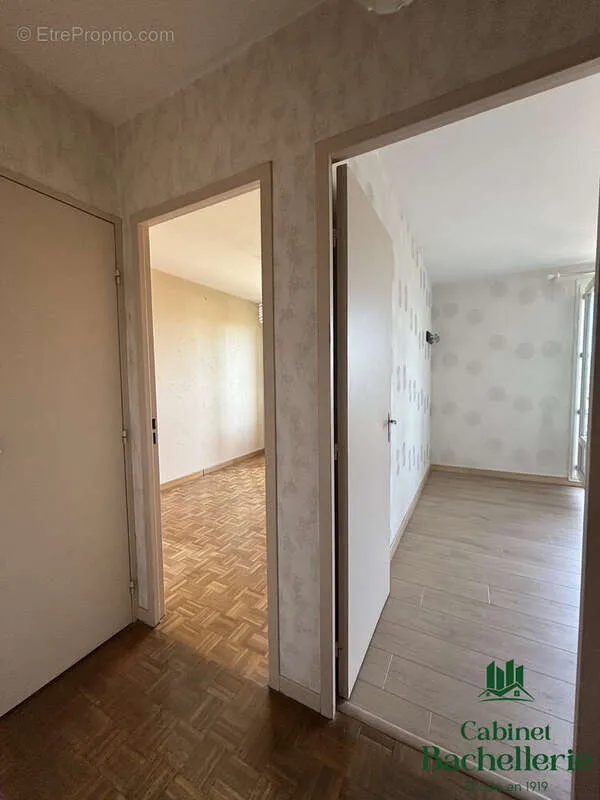 Magamistoad - Bright Apartment with Balcony View in Marseille-13