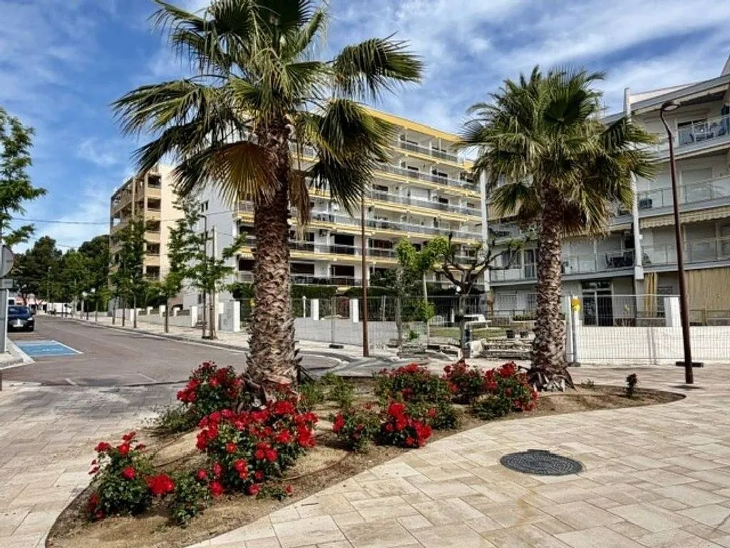 Seafront Apartment with Terrace in Miami Platja