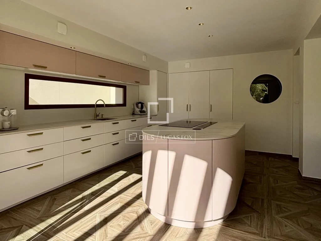 Cuisine - Maison Moderne avec Piscine à Jacou
