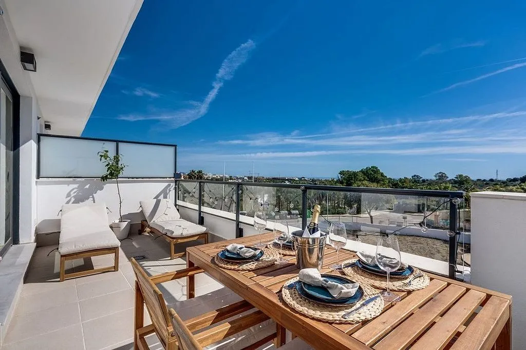 Rõdu - Penthouse with Pool in Estepona Centre