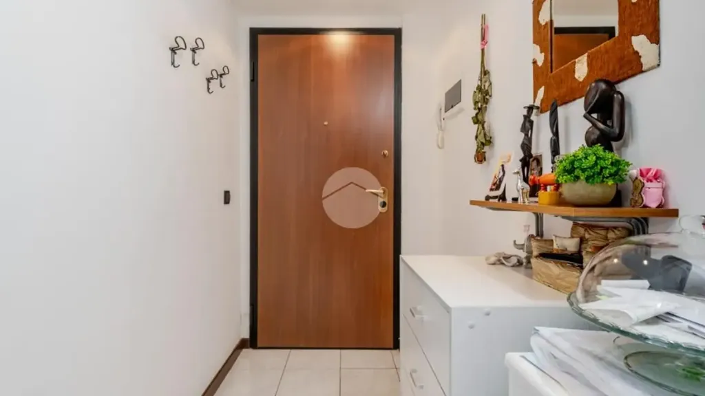 Esik - Duplex with Balcony in Cesano Boscone