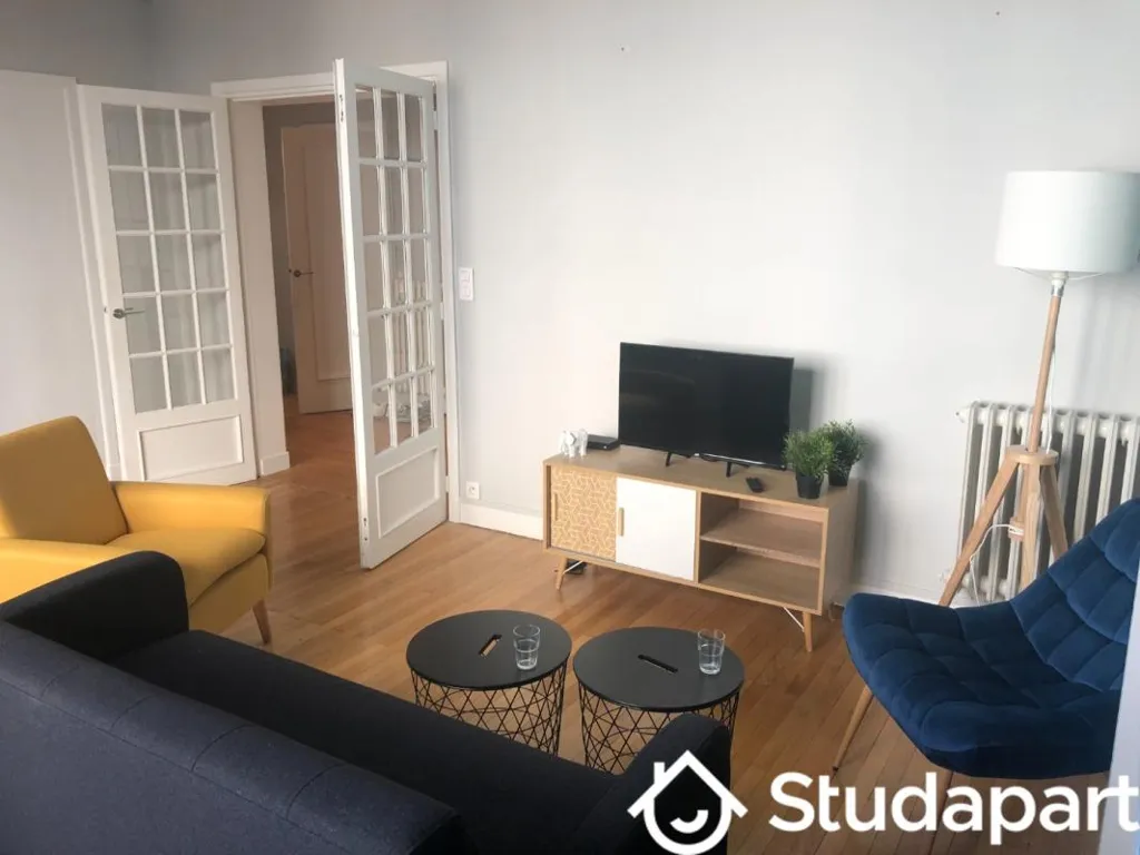 Elutuba - Shared Flat with Balcony in City Centre