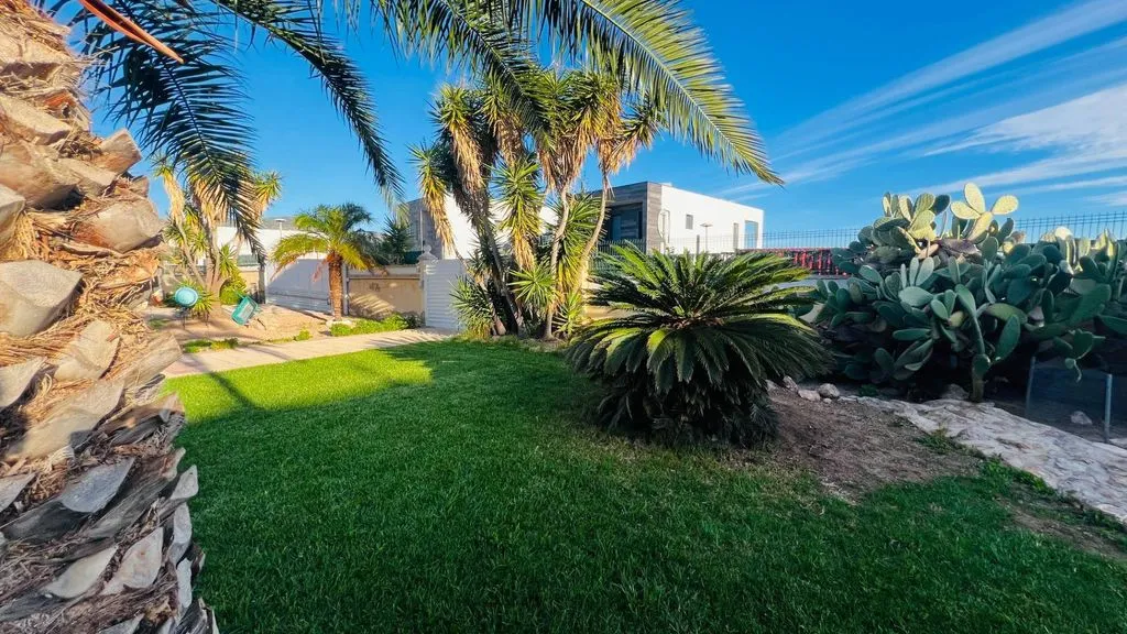 Jardin - Detached Villa with Pool in Miami Platja