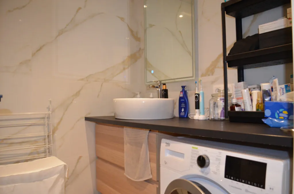 Vannitoad - Furnished Apartment with Balcony in Uccle