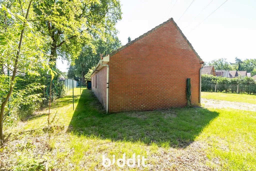 Aed - Well-located House on Large Plot in Central Area