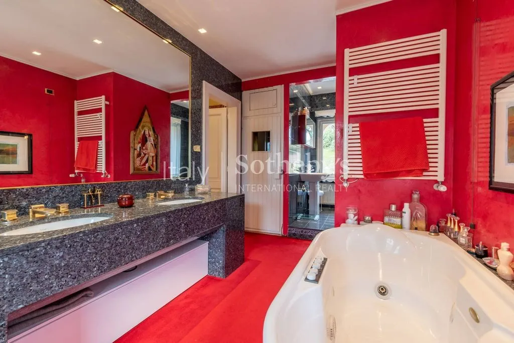 Salles de bain - Historic Villa with Panoramic Pool in Vittorio Veneto