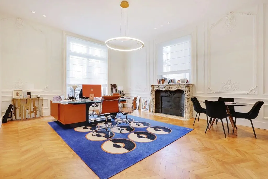 Salle à manger - Espace de Bureau Haussmannien dans le Triangle d'Or