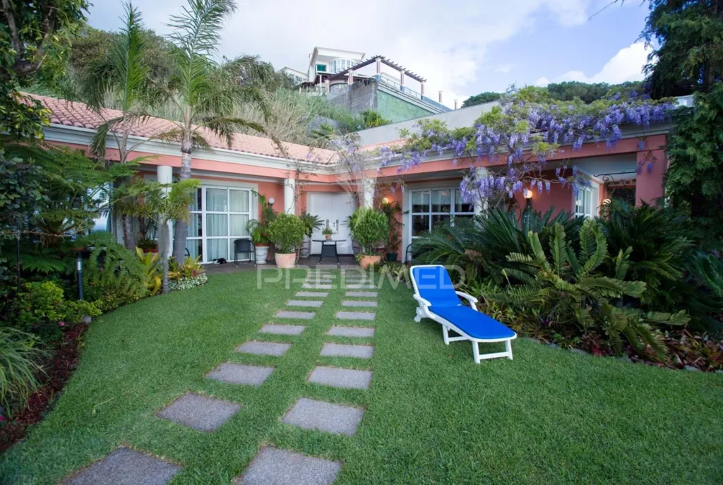 Aed - Luxury Villa with City View in Funchal
