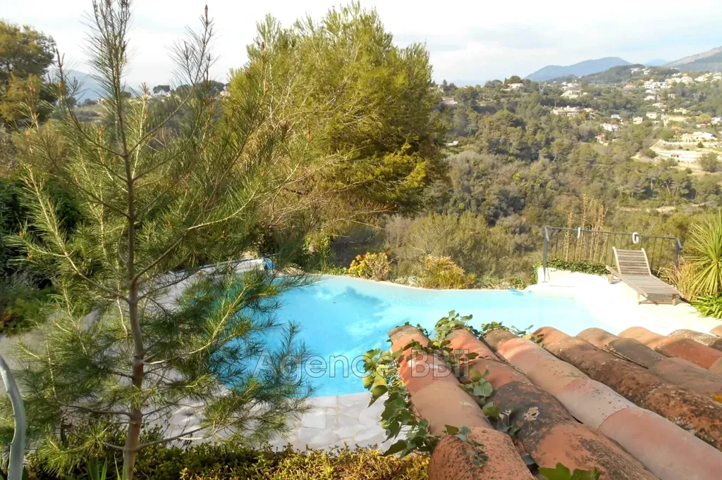 Piscine - Maison d'Hôtes avec Piscine et Vue Montagne à Nice