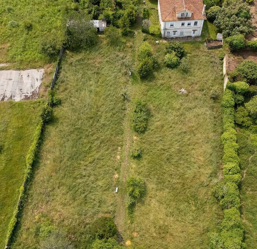 Õhuvaade - Chalet with Large Plot for Renovation in Narón