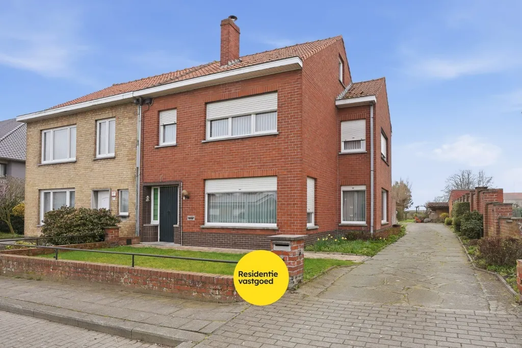 Extérieur - Maison Spacieuse avec Jardin Sud-Ouest à Zedelgem