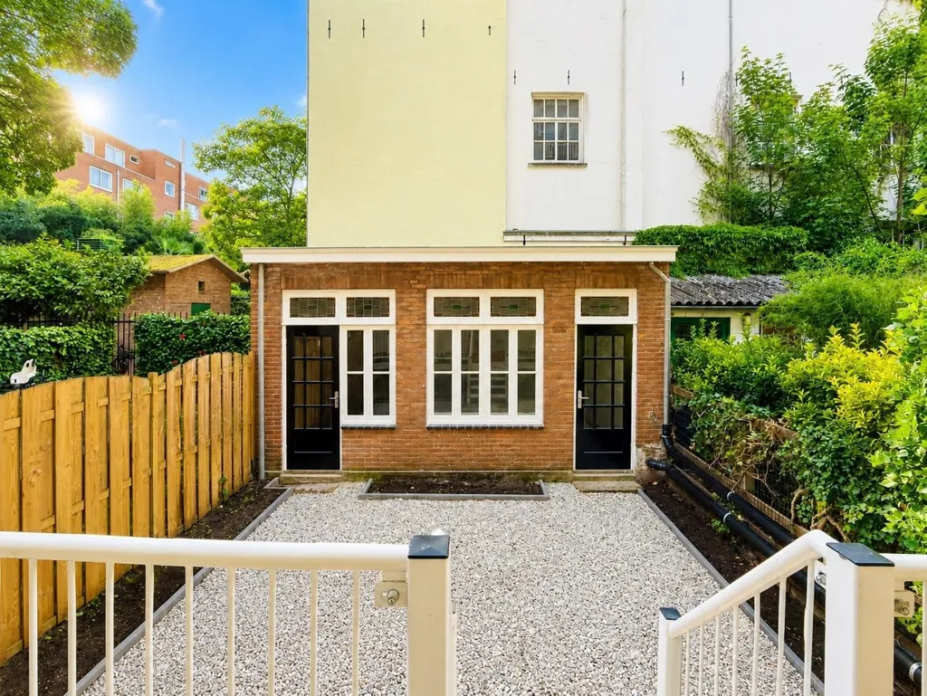 Giardino - Ground Floor Apartment with Garden in Amsterdam