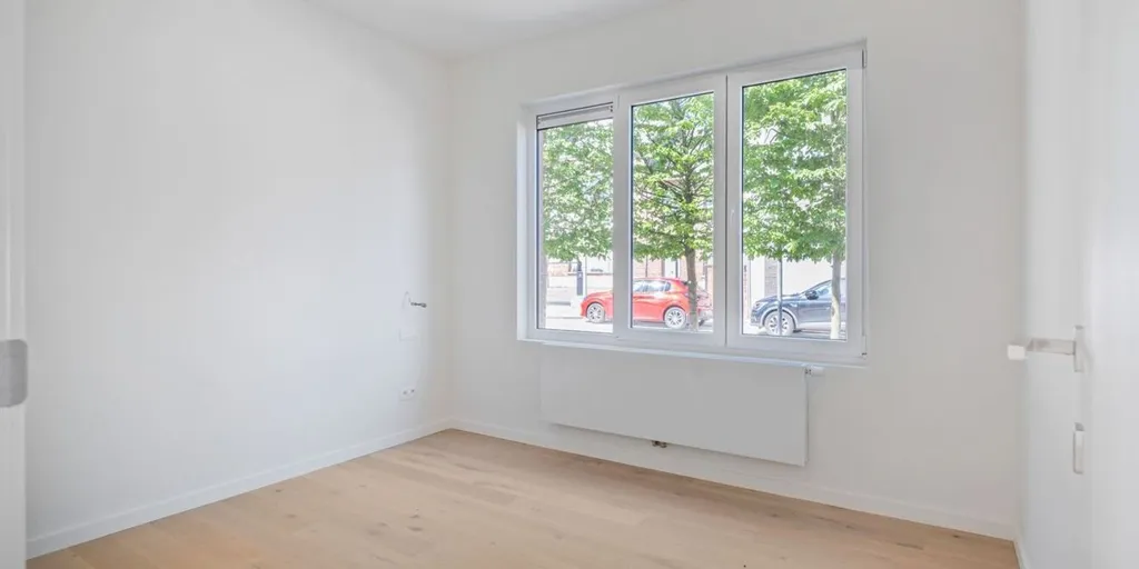 Pièces - Appartement Rénové avec Garage à Lier