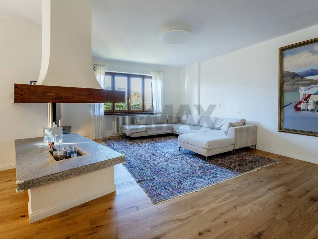 Séjour - Modern Penthouse with Lake View in Verbania