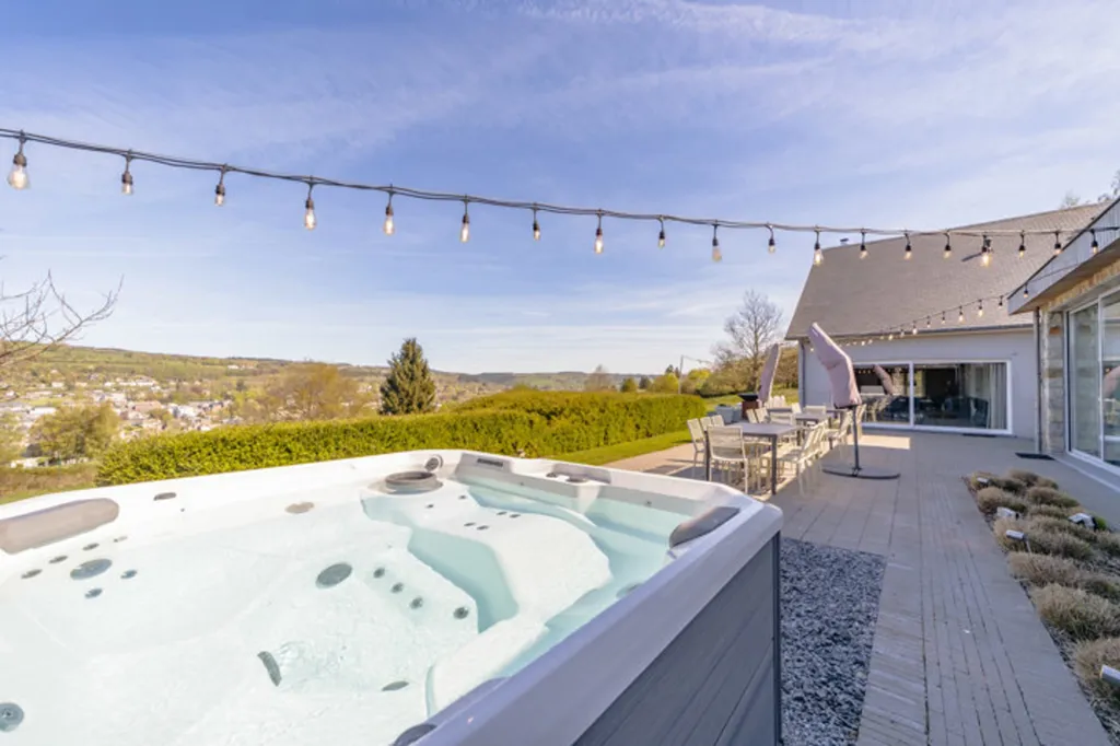 Gîte avec Vue Imprenable et Espace Wellness à Stavelot