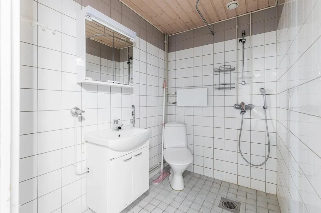 Salles de bain - Two-Room Flat with Sauna in Pori Centre