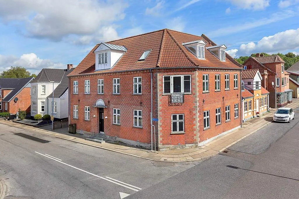 Välivaade - 3-Bedroom Flat with Shared Garden in Fårup