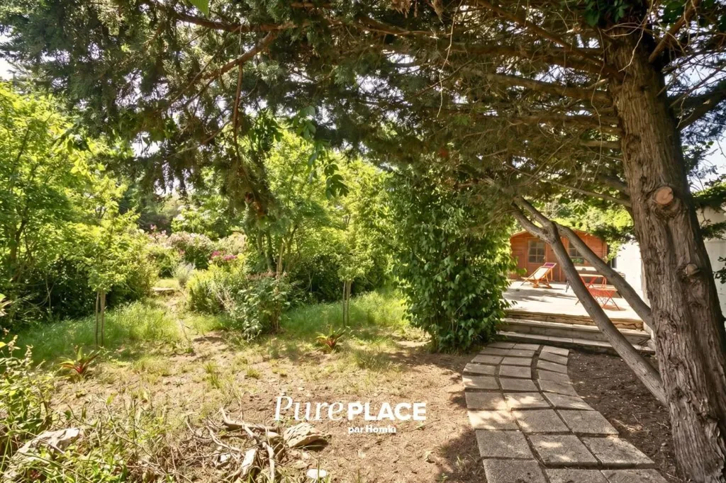 Aed - Charming House on Pedestrian Path in Chaville