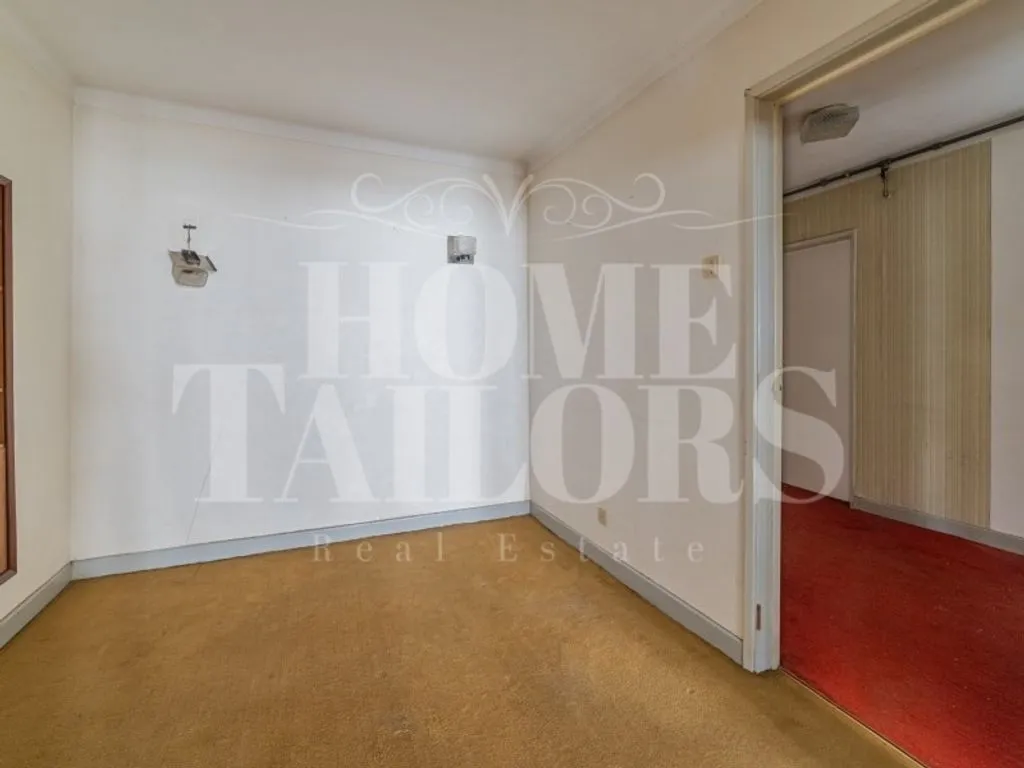 hallway_entrance