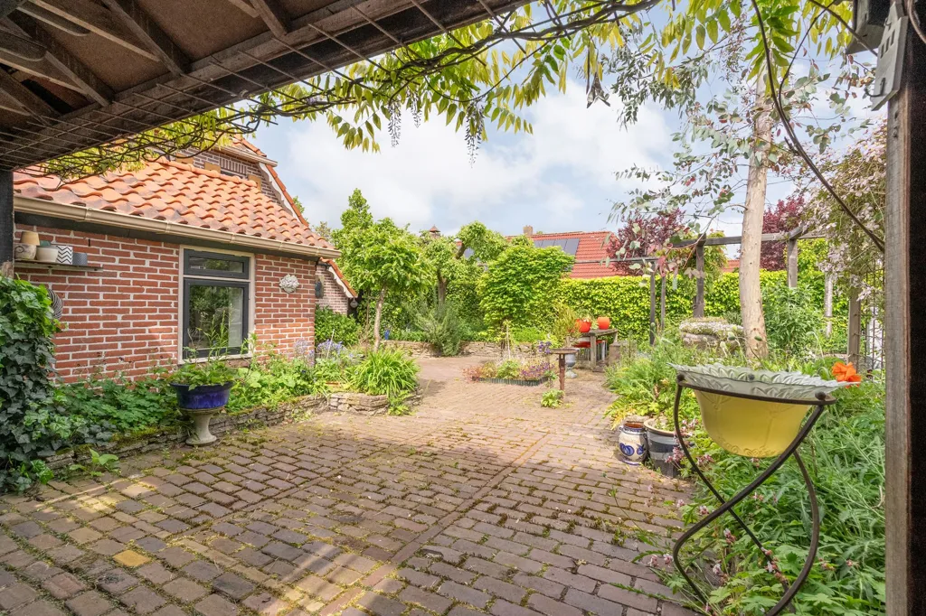 Jardin - Characterful Cottage with Garden in Beilen