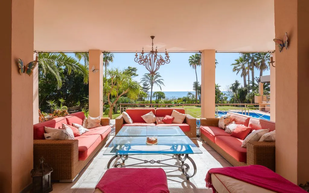 Terrasse - Beachfront Villa with Pool in Estepona