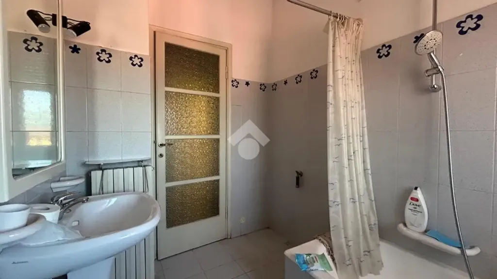 Vannitoad - 3-Room Apartment with Balcony in Brescia