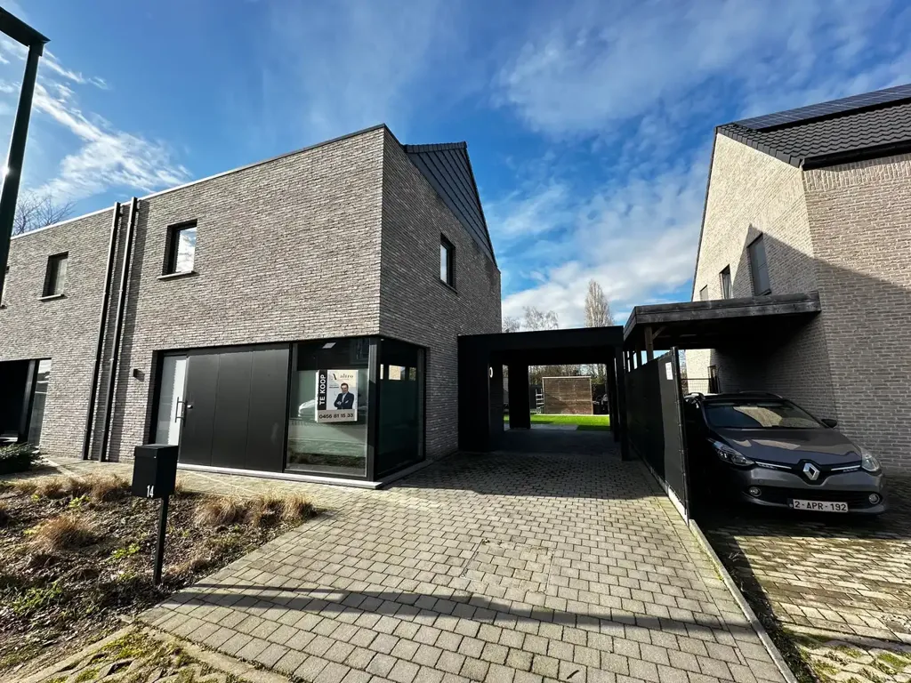 Välivaade - Modern House with Solar Panels in Eeklo