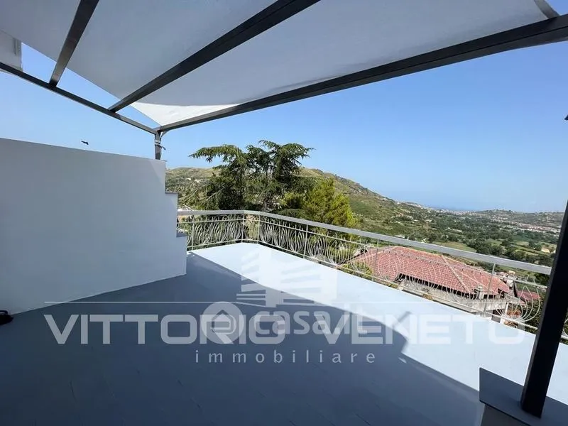 Terrass - Apartment with Sea View in Laureana Cilento
