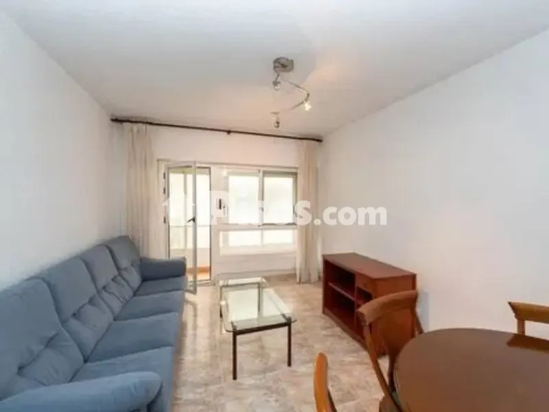 Soggiorno - Classically Styled Flat with Balcony in Traditional Centre