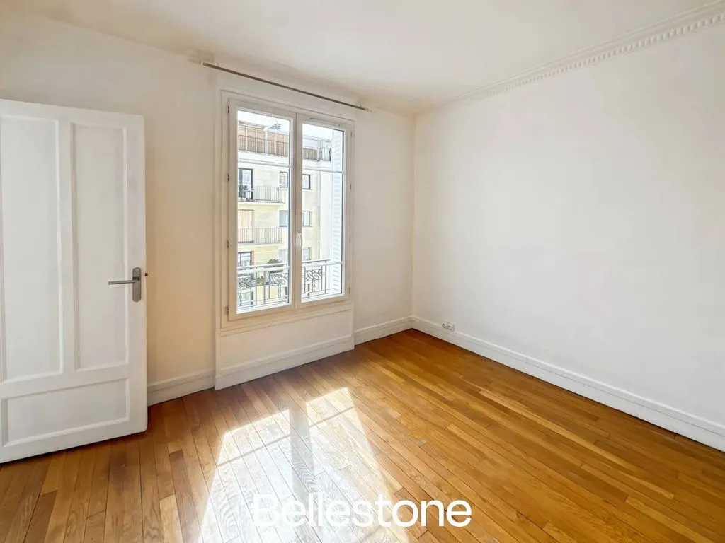 Toad - 1 Bedroom Apartment with City View in Boulogne-Billancourt