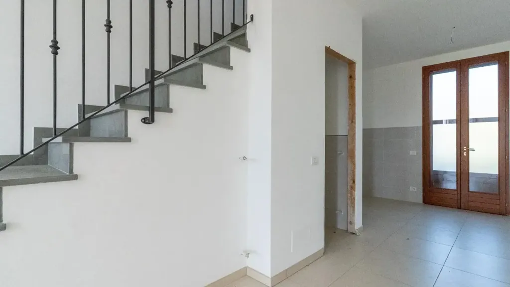 Pièces - Rearranged Apartment with Garden in Petrazzi