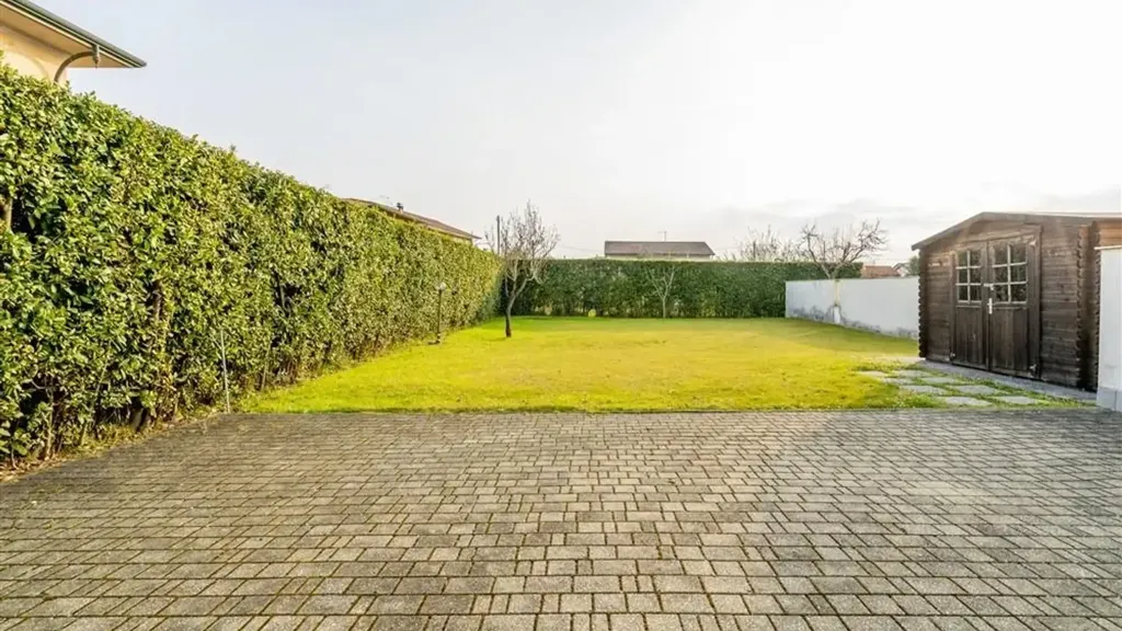 Jardin - Spacious Apartment with Garden in Montignoso