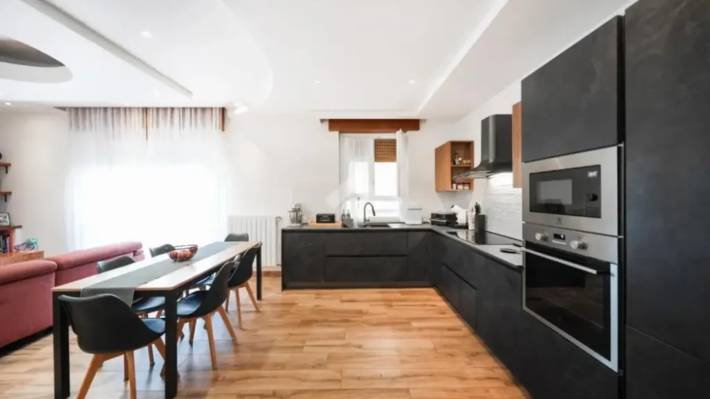 Cuisine - Rustic Villa with Balcony in Verano Brianza