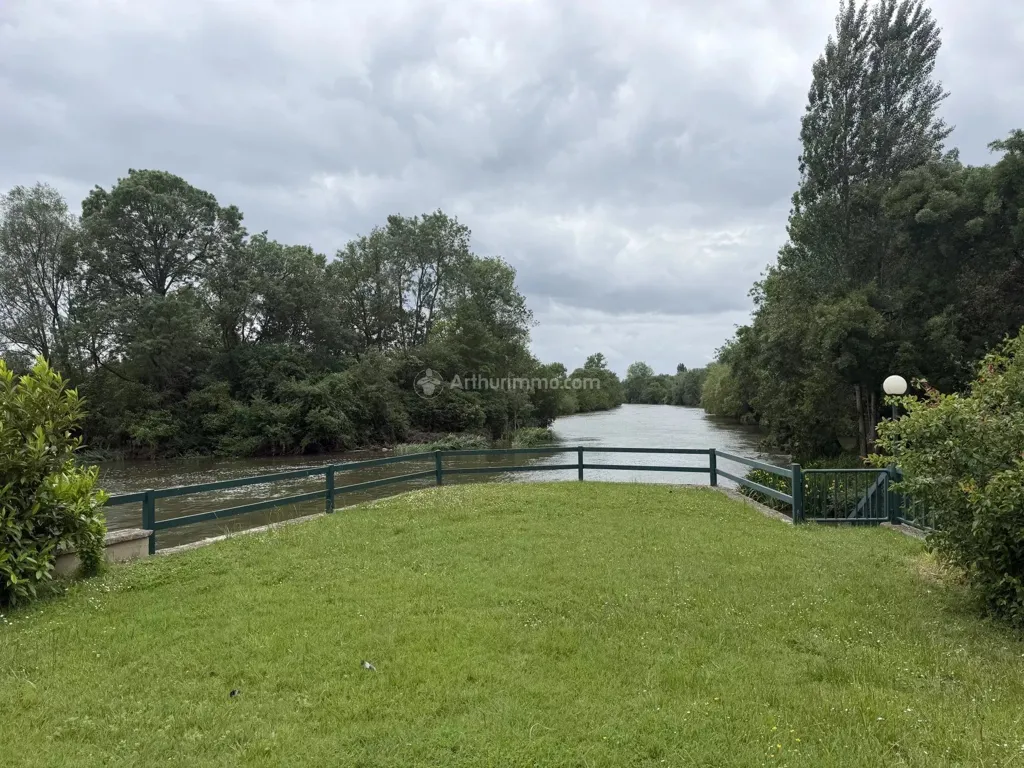 Jardin - Moulin du 19ème Siècle dans un Environnement Unique