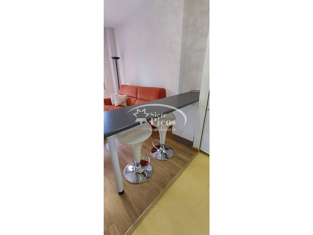 Cuisine - 1-Bedroom Apartment with Private Patio in Espirdo