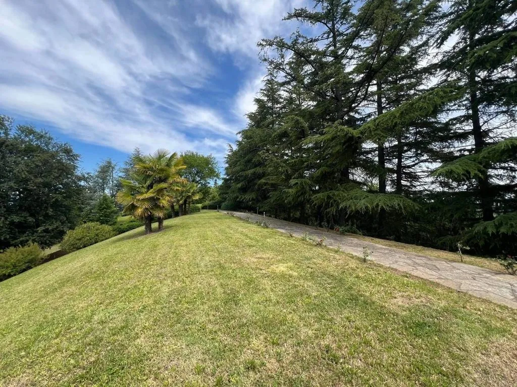 Jardin - Luxury Villa with Panoramic Views in Moncucco Torinese