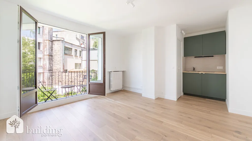 Soggiorno - 2-Bedroom Apartment with Balcony in Levallois-Perret