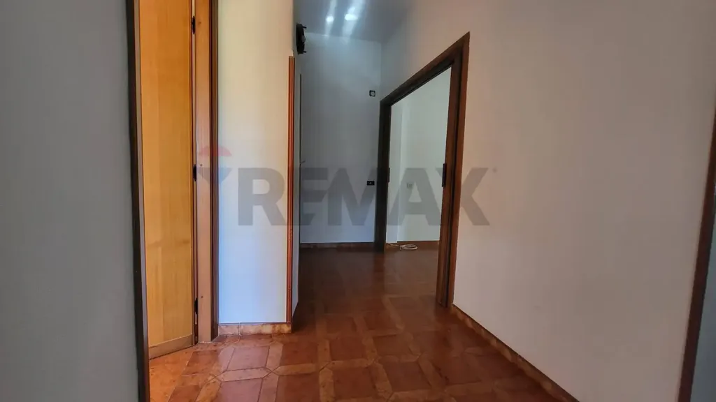 Esik - Second Floor Flat with Balcony in Anzio Centre