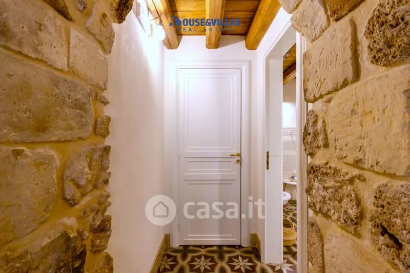 Entrée - Restored Loft in Noto's Crocifisso