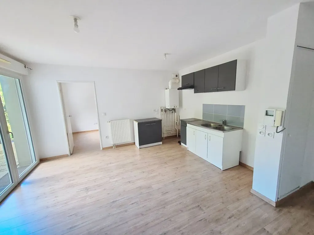 Cuisine - Appartement avec Jardin Privatif à Fleury-sur-Orne