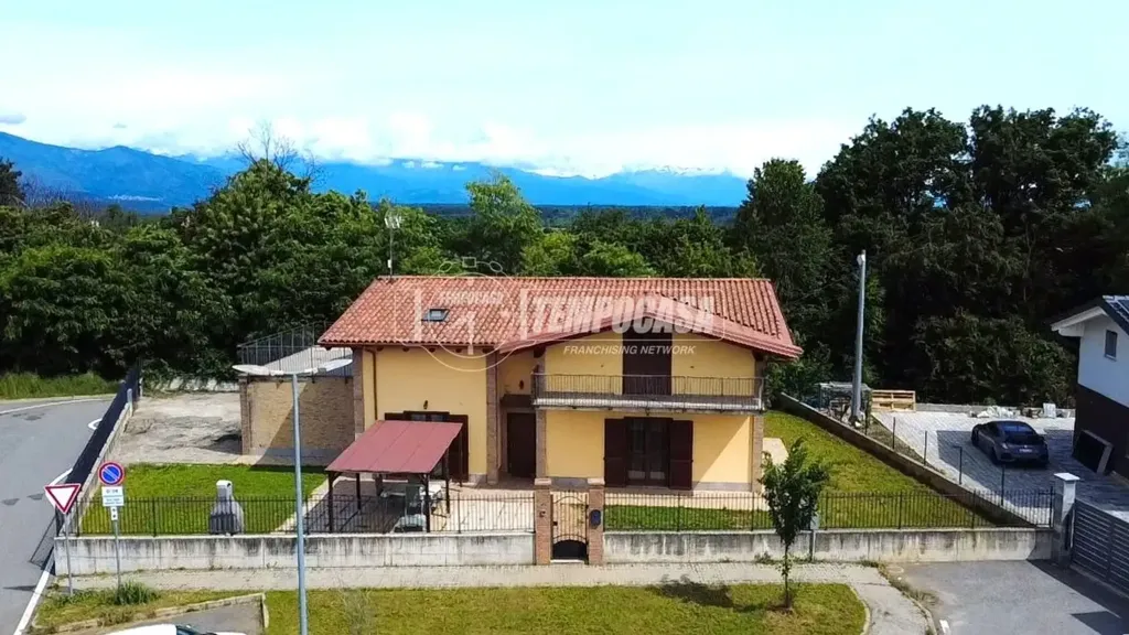 Õhuvaade - Modern Villa with Garden in Druento
