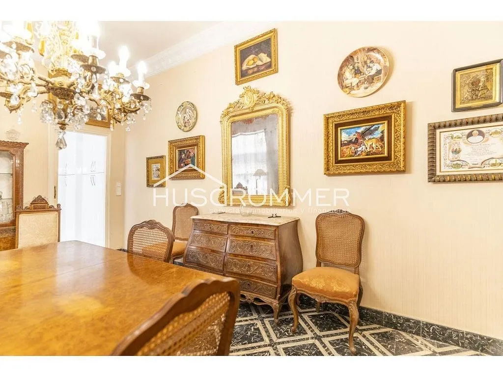 Söögituba - Dual-Unit Property with Central Location in Vila-real