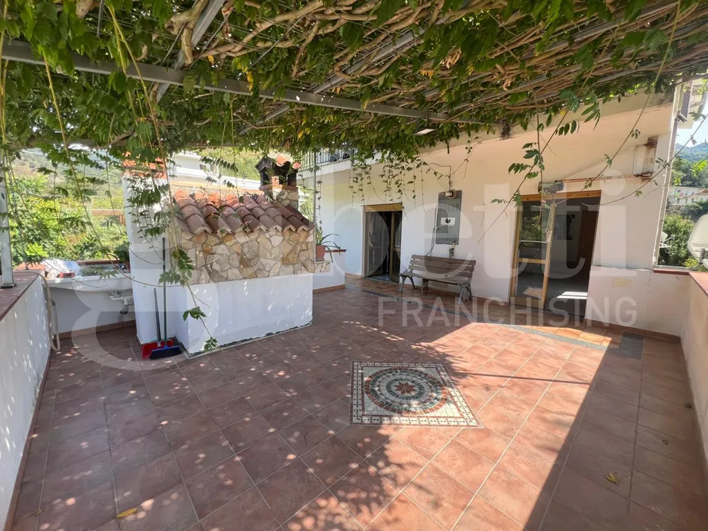 Terrasse - Independent House with Courtyard in Amantea