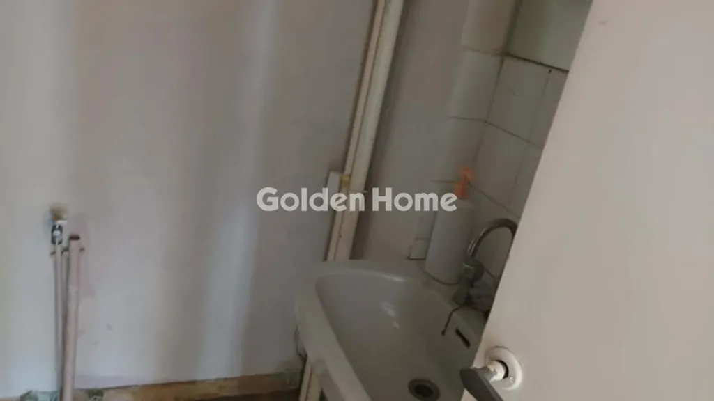 Bathrooms - Bright Apartment with Balcony in Athens Centre