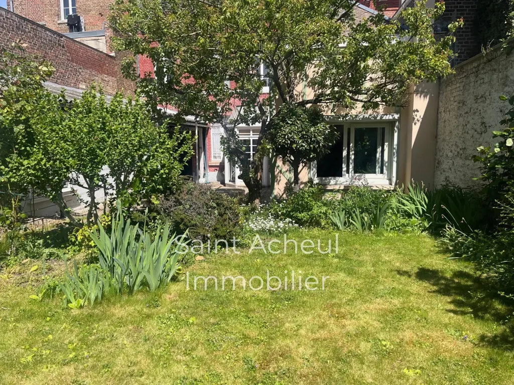 Jardin - Maison avec Jardin et Garage à Proximité